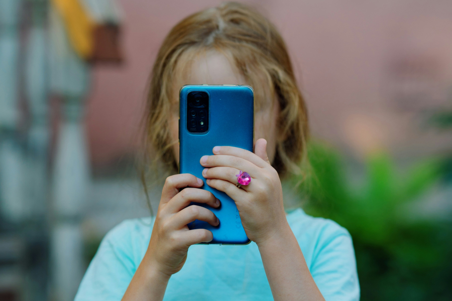 ΕΕ: Η πρόσβαση βάσει ηλικίας στα social media ενδέχεται να ορίζεται με εθνικό νόμο ανά χώρα