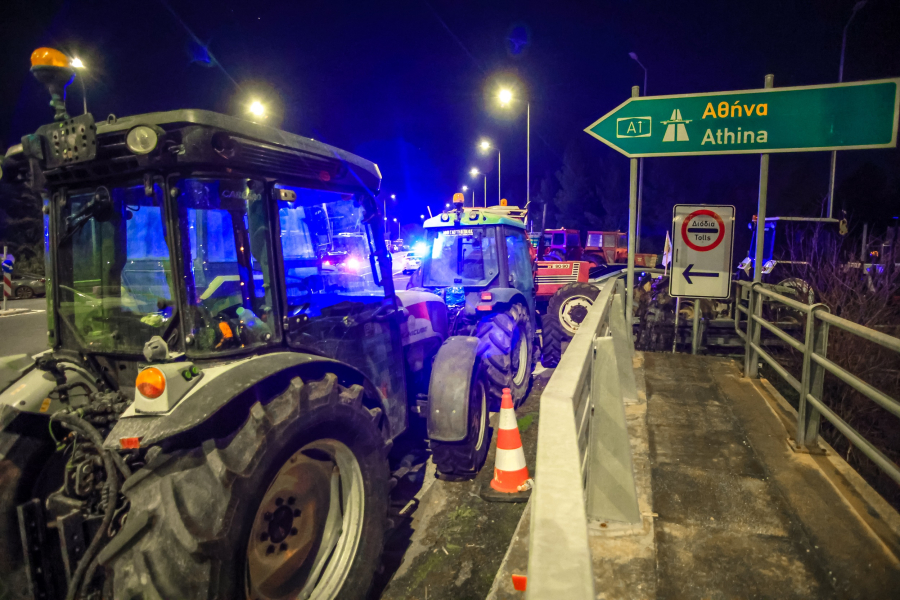 Οι αγρότες στους δρόμους: Μπλόκα σε όλη την Ελλάδα μέχρι 5/12