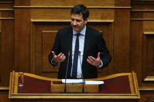 Χουλιαράκης: Η συμφωνία εγγυάται την έξοδο της χώρας από την ύφεση