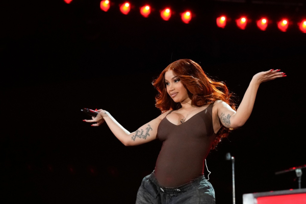 Γενέθλια για την Cardi B: «Νιώθω τυχερή και ευλογημένη»