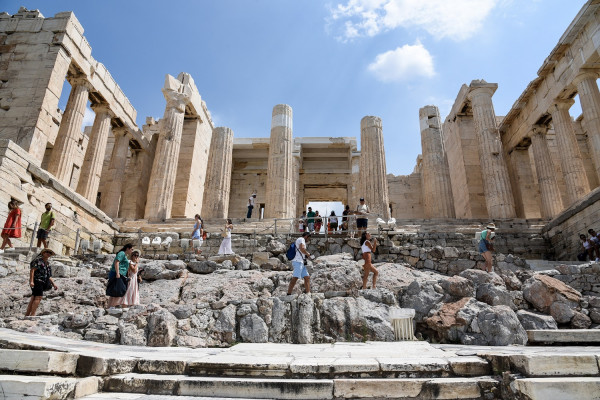 Να επιστραφούν τα γλυπτά του Παρθενώνα ζητούν 30 ευρωβουλευτές