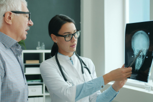 Το μικροβίωμα του εντέρου μπορεί να αποκαλύψει κίνδυνο εμφάνισης της νόσου του Πάρκινσον