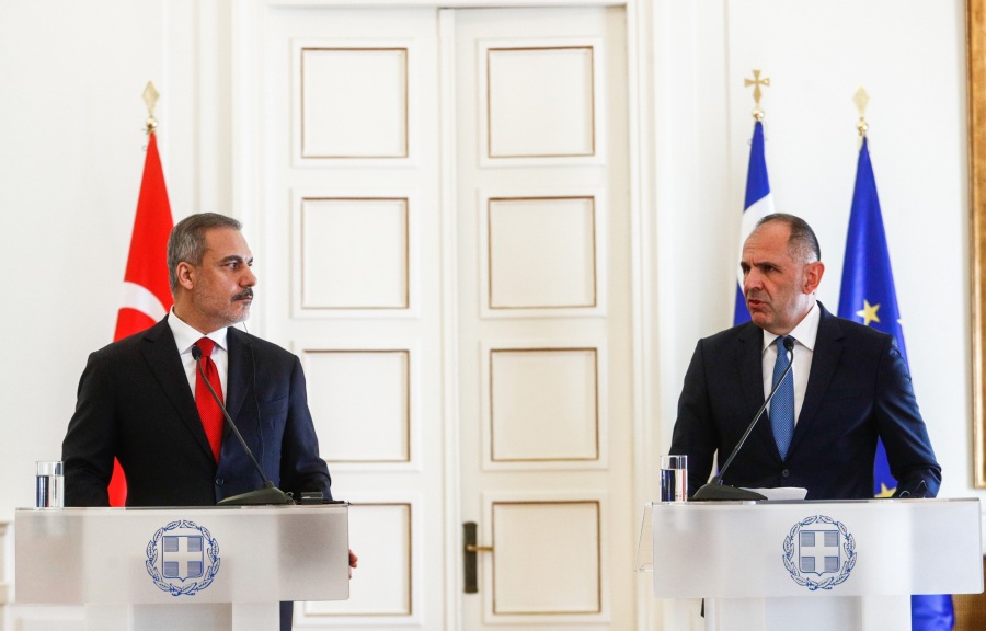 Απάντηση Γεραπετρίτη σε Φιντάν για το SAFE: Όποιος ενοχλείται, οφείλει να το αποδεχθεί