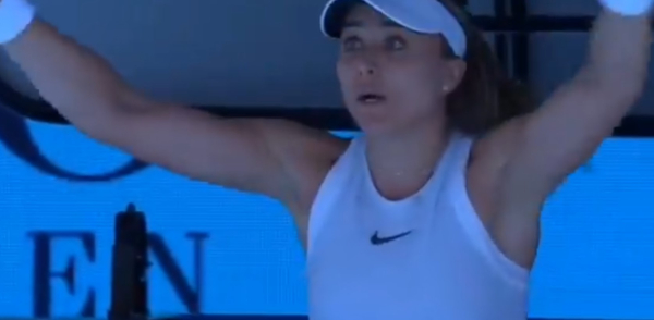 Η Μπαντόσα προσέφερε τη ρακέτα της στον Τσιτσιπά και τον κάλεσε να αγωνιστεί στη θέση της