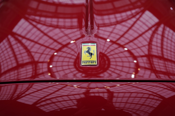 Ferrari: Μετατρέπει τα πίσω φώτα σε αεροτομή!