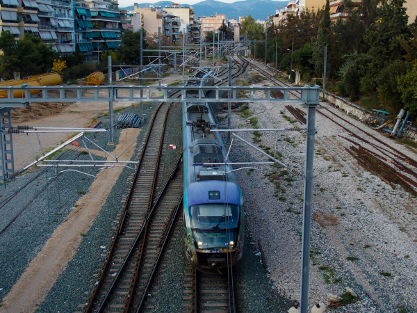 Εκτροχιασμός συρμού με 75 επιβάτες στου Ρέντη