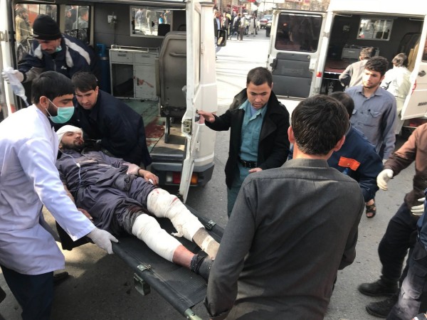 Τουλάχιστον 95 νεκροί και 158 τραυματίες από την έκρηξη παγιδευμένου ασθενοφόρου στην Καμπούλ