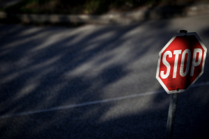 Αυτή είναι η νέα πινακίδα σήμανσης που μπαίνει στους ελληνικούς αυτοκινητόδρομους - Πώς λειτουργεί