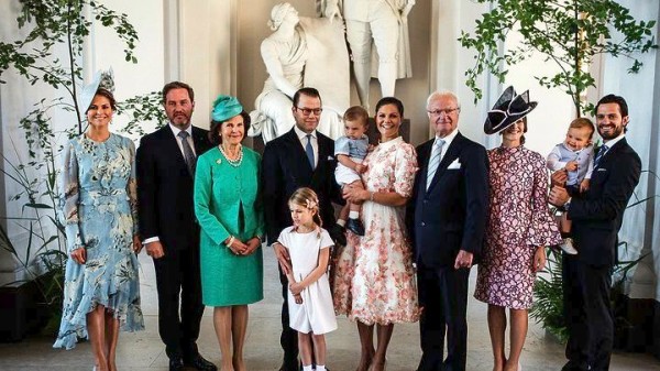 Πώς πέρασαν τα Χριστούγεννα οι βασιλικές οικογένειες