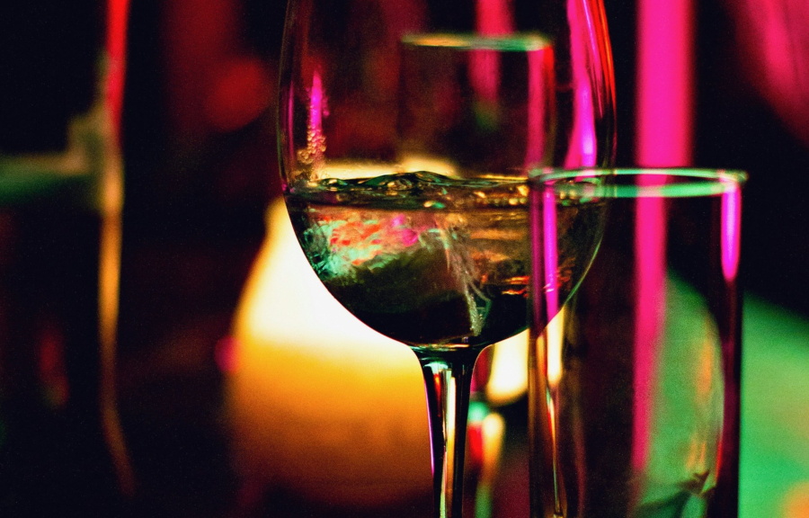 Κύκλωμα λαθρεμπορίας ποτών: Πώς δρούσαν - Εσωτερική έρευνα στην ΑΑΔΕ για τον εμπλεκόμενο υπάλληλο