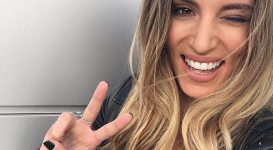 Αθηνά Οικονομάκου: «Τα παιδιά τα μεγαλώνουμε μαζί με τον Φίλιππο»