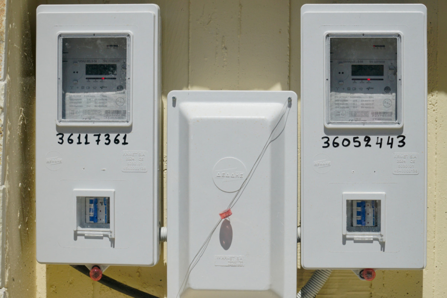 «Έξυπνοι μετρητές»: Τι λένε οι προμηθευτές ρεύματος