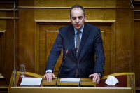 Πλακιωτάκης: «Οι έλεγχοι θα συνεχιστούν, επιστροφή από νησιά με υποχρεωτικό self test»