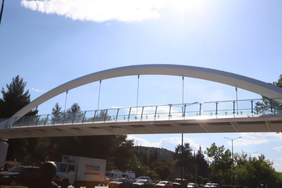 Χαϊδάρι: Παραδόθηκε η πεζογέφυρα στη λεωφόρο Αθηνών