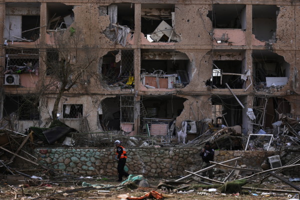 Μέση Ανατολή: Ομοβροντία πυραύλων προς το Ισραήλ - Νέες απειλές Τραμπ κατά Ιράν