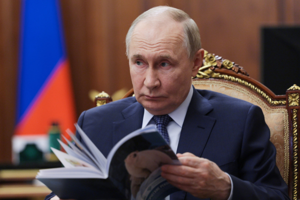 Η Πολωνία απειλεί τον Πούτιν με σύλληψη εάν πετάξει μέσω του εναέριου χώρου της