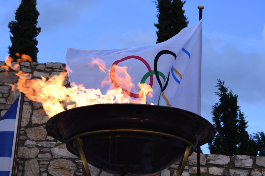 Έρχεται η τελευταία σχολική μέρα χωρίς τσάντες και μαθήματα για λόγους...Ολυμπιακής Φλόγας