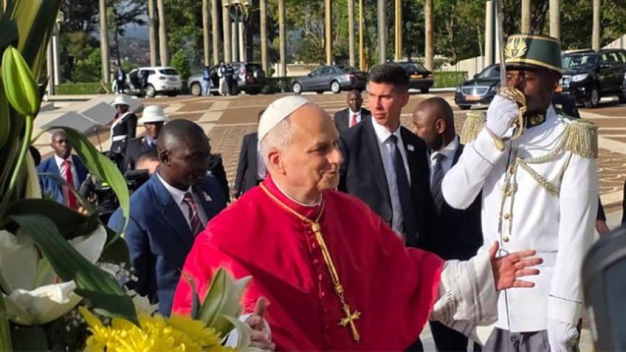 Πάπας Λέων: «Ο κόσμος ρημάζεται από μία χούφτα τυρράνους»