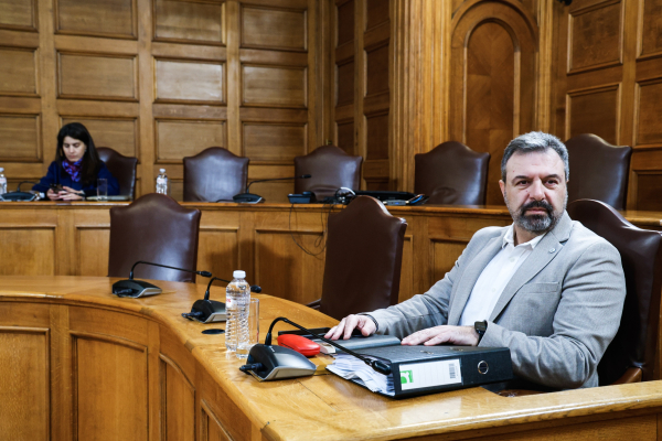 ΟΠΕΚΕΠΕ: Κόντρα ΝΔ - ΠΑΣΟΚ για τον Αραχωβίτη