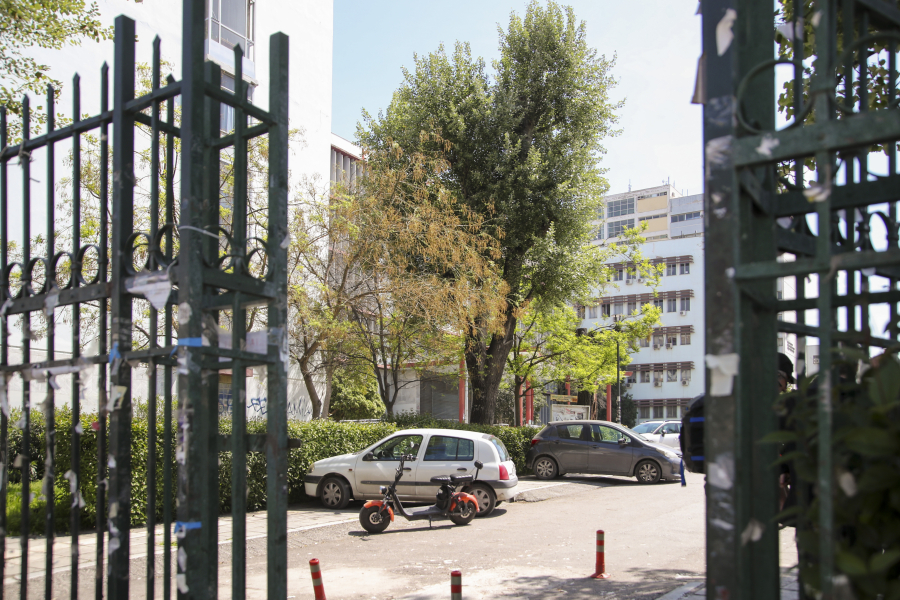 Μήπως αντί να εισβάλουν στα Πανεπιστήμια να βάλουν τάξη στις φυλακές;