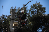 Κακοκαιρία «Ελπίς»: Έχει αποκατασταθεί το 80% των βλαβών ηλεκτροδότησης, που υπάρχουν προβλήματα