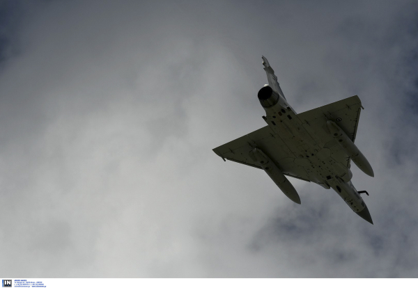 Εγκατάλειψη Μιράζ στην Τανάγρα, σώα η πιλότος