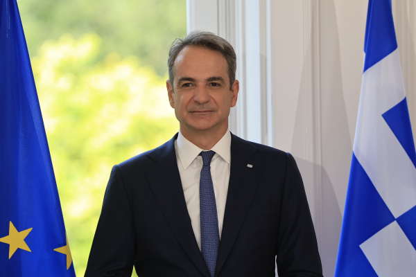 Αποδυναμώνεται το σενάριο του Μαξίμου για δυναμική κάθοδο στις εκλογές