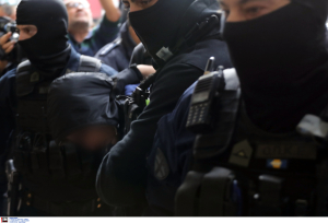 Ρέντη: «Δεν είχα πρόθεση να τον βλάψω, δεν ήξερα να χρησιμοποιώ φωτοβολίδα», είπε ο 18χρονος στον ανακριτή