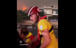 Φωτιά στην Πάτρα: Συγκλονιστικό βίντεο απεγκλωβισμού στα Βραχνέικα