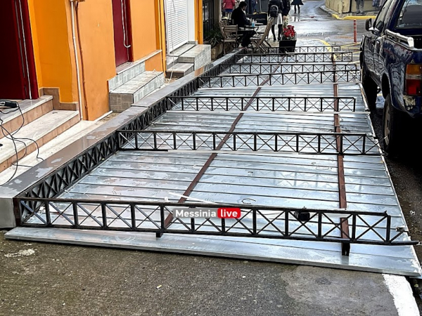 Παραλίγο τραγωδία στην Καλαμάτα: Σκέπαστρο έπεσε σε εργαζόμενες του δήμου