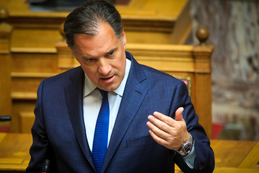 Επίθεση Άδωνι σε Ζωή: «Έχει στενές σχέσεις με τον Πούτιν» - «Ψέματα», απάντησε ο Καζαμίας