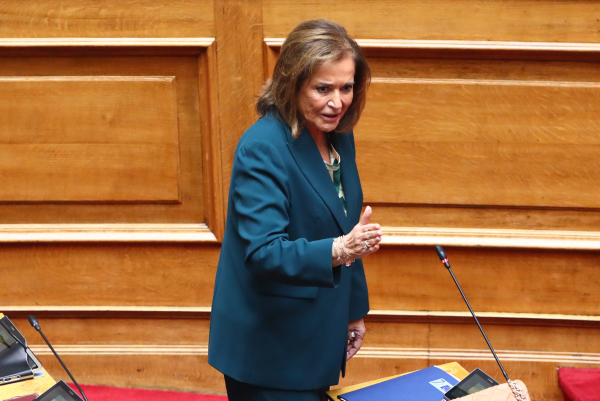 Ζητάει παραίτηση Μακάριου και σφάζει με το «βαμβάκι» τον Κυριάκο