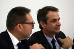 Τον Στουρνάρα «βλέπει» αύριο ο Μητσοτάκης πριν πάει Μάλτα για το Συνέδριο του ΕΛΚ