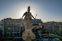 Pοlitico: Δυσαρεστημένο το 76% των Ελλήνων με τον τρόπο λειτουργίας της δημοκρατίας