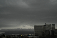 Καιρός: Συναγερμός για τον αεροχείμαρρο σήμερα, καταιγίδες και στην Αττική