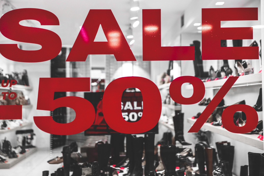 Πότε ξεκινούν οι θερινές εκπτώσεις 2025: Η Κυριακή με ανοιχτά καταστήματα