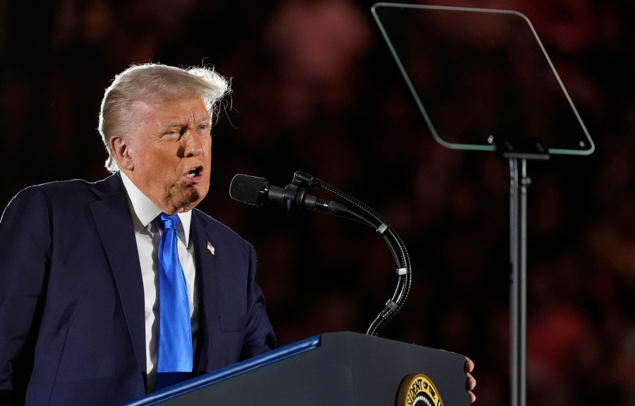 Τραμπ για μεταναστευτικό: Δεν ξέρω αν πρέπει να τηρώ το Σύνταγμα των ΗΠΑ ως πρόεδρος