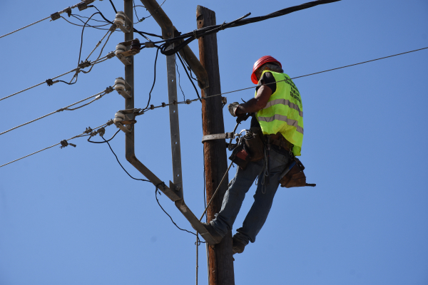 Τραγωδία στη ΒΙΠΕ Δράμας: Εναερίτης σκοτώθηκε πάνω σε κολόνα της ΔΕΗ