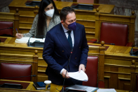 Δεν υπάρχει καμιά σκέψη για αλλαγή του εκλογικού νόμου, λέει ο Στέλιος Πέτσας