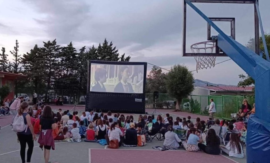 Δήμος Αθηναίων: Θερινό σινεμά σε προαύλια σχολείων - Πού μπορείτε να δείτε δωρεάν ταινίες