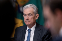 FED: Κράτησε σταθερά στο 5,25%-5,5% τα επιτόκιά της - Στόχος το 4,6% στο τέλος του 2024!