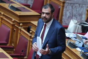 Επίθεση Μαρινάκη σε Τσίπρα: «Η συλλογική μνήμη δεν σβήνει τόσο εύκολα»