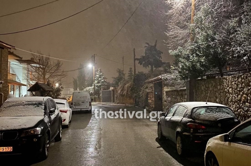 Χιονίζει στη Θεσσαλονίκη: Στα λευκά Ωραιόκαστρο, Μελισσοχώρι και Χορτιάτης