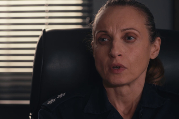 Ταμπού: Ο Νάσος ανακαλύπτει το τρίτο πρόσωπο που απειλεί τον γάμο των γονιών του (Βίντεο)