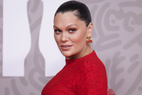 Jessie J: Αναβλήθηκε η περιοδεία της - Θα υποβληθεί σε δεύτερη επέμβαση για τον καρκίνο του μαστού