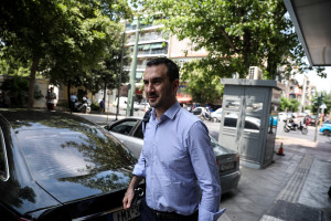 Χαρίτσης: Αχρείαστο ρίσκο το άνοιγμα των σχολείων - Σε κίνδυνο μαθητές και ευπαθείς ομάδες