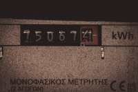 Λογαριασμοί ρεύματος: Έρχονται νέες αυξήσεις μέσω των τελών δικτύου