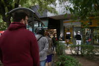 Κατώτατος μισθός: Ποιοι θα πάρουν πάνω από 1.000 ευρώ