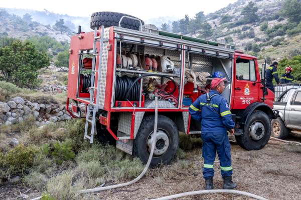 Φωτιά τώρα στο Βαρνάβα