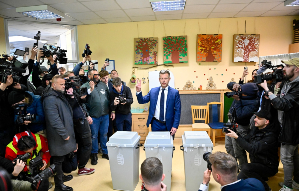 Εκλογές στην Ουγγαρία: Βαριά ήττα Όρμπαν - Ο Μαγιάρ κερδίζει 135 έδρες